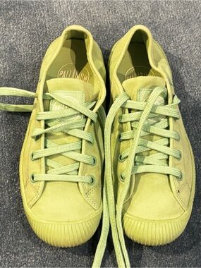Palladium Lime Green Canvas Low-Top Sneakers